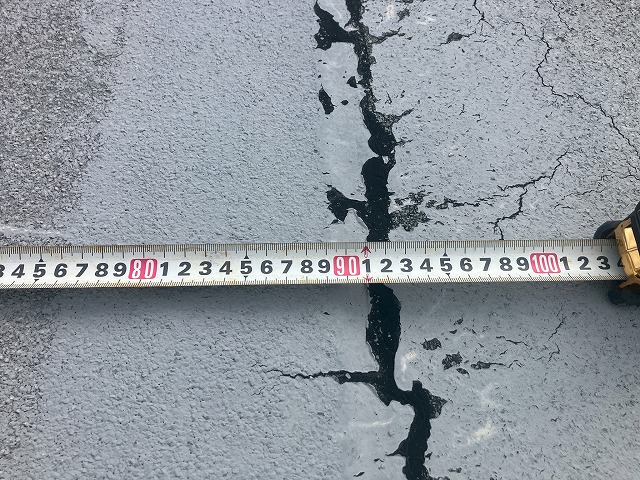 亀裂の状況確認